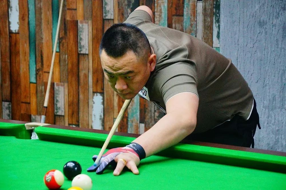 苛刻批评并 苛刻批评并